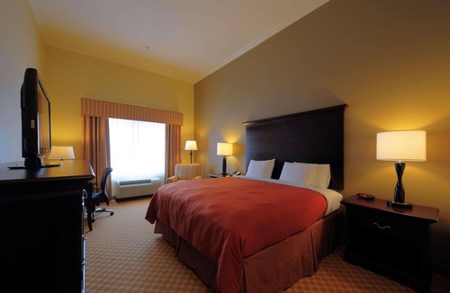 Seven Oaks Hotel | Country Inn & Suites by Radisson, Columbia at Harbison, SC