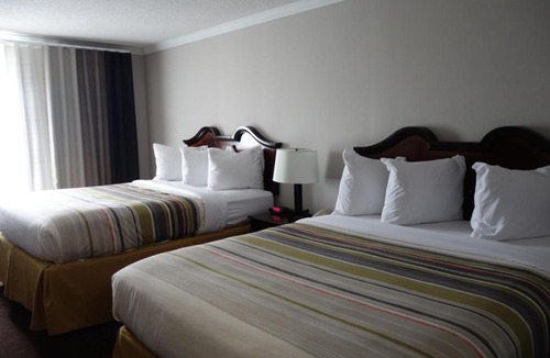 Commerce Hotel | Country Inn & Suites by Radisson