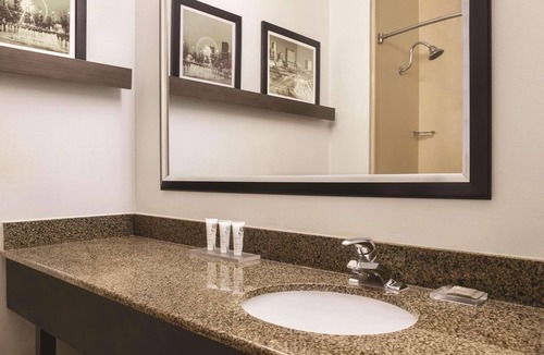 Griffin Hotel | Country Inn & Suites by Radisson, Griffin, GA
