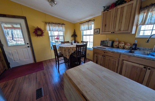 Ashley Oaks House | Country living 2 bdrm 2 bath 15 min. from Oak Ridge, 20 min fr Powell, Knoxville