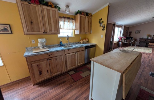 Ashley Oaks House | Country living 2 bdrm 2 bath 15 min. from Oak Ridge, 20 min fr Powell, Knoxville