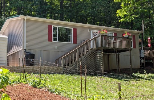 Ashley Oaks House | Country living 2 bdrm 2 bath 15 min. from Oak Ridge, 20 min fr Powell, Knoxville