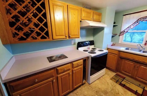 Barnardsville House | Country Mountain Getaway! Relax, Unplug, Unwind! 110+ yr.old Renovated Farmhouse