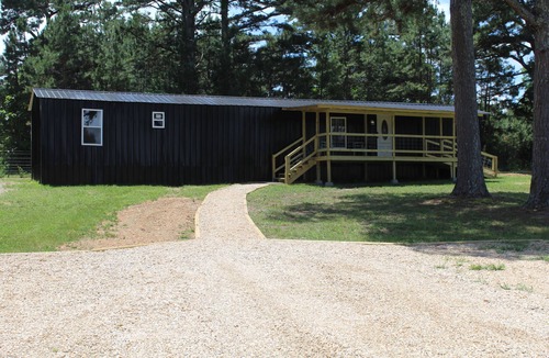 Montier House | CountryComfortRetreat!!! 2-bedroom mobile home with AC in Birch Tree