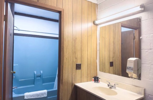 Spencer Hotel | Countryside Stay Minutes from Fall Creek Falls & Top Tennessee Attractions