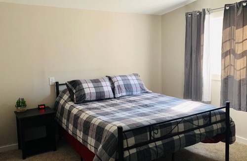McMinnville House | Couples Getaway Lucky's Cottage 3Bed-3Bath