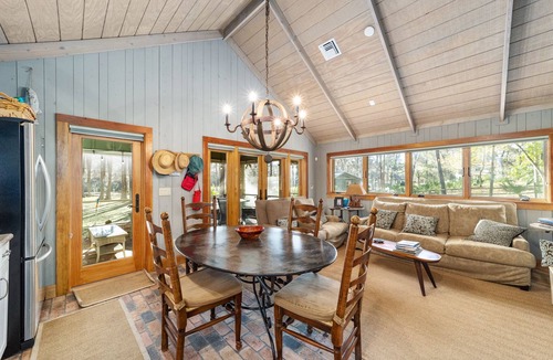 Dunnellon Cottage | Couples Retreat! Luxury Cottage directly on the Rainbow River