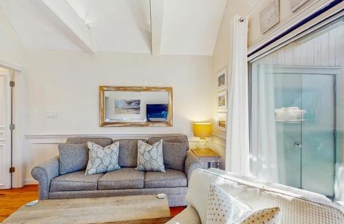 West Beach Village House | Courtside 1412