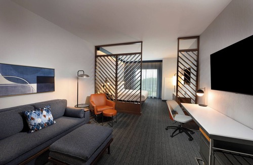 Charlotte Hotel | Courtyard by Marriott Charlotte Waverly