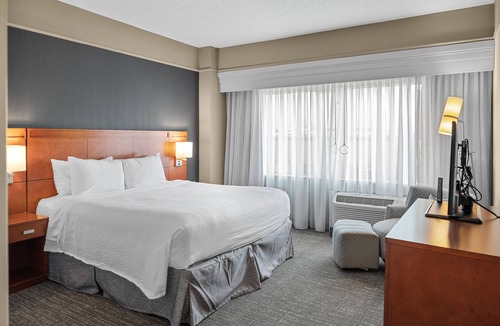 Greenville Downtown Hotel | Courtyard by Marriott Greenville Downtown