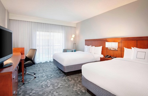 Savannah Hotel | Courtyard by Marriott Savannah Midtown