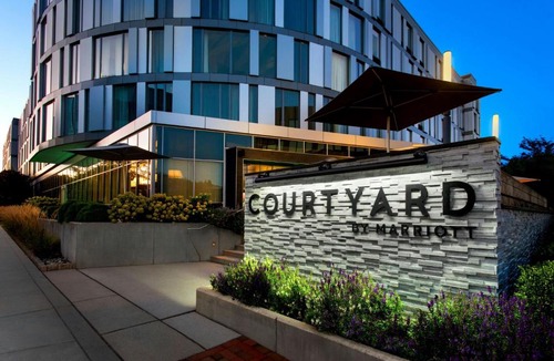 South Philadelphia Hotel | Courtyard by Marriott Philadelphia South at The Navy Yard