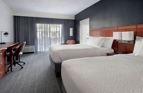 Calverton Hotel | Courtyard by Marriott Silver Spring North/White Oak