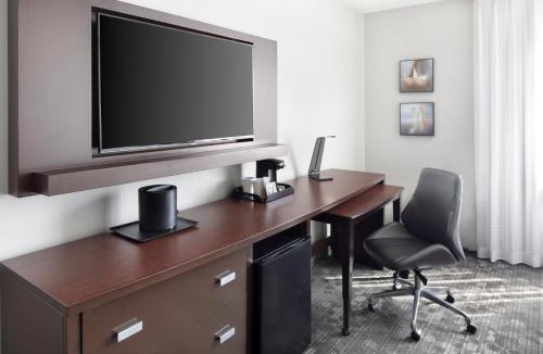 Downtown Hotel | Courtyard Miami Dadeland