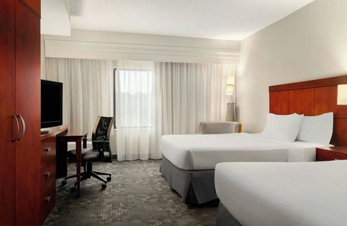 Salisbury Hotel | Courtyard Salisbury | 2 Queens | Salisbury U, TidalHealth, Calm Base | 2 Units