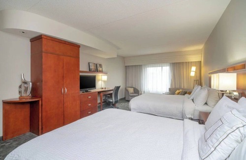 Salisbury Hotel | Courtyard Salisbury | 2 Queens | Salisbury U, TidalHealth, Calm Base | 2 Units