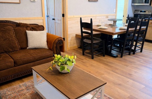 Pelham House | Cove Sweet Cove - 3BR + 2BR Near the Caverns!