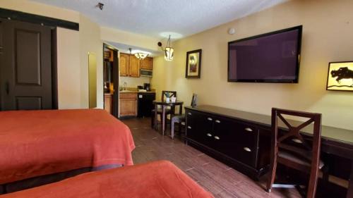 River Ranch Apartment | Cowboy Condo steps to Waterpark! 225