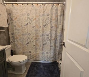 Westerleigh Apartment | Cozi Haven