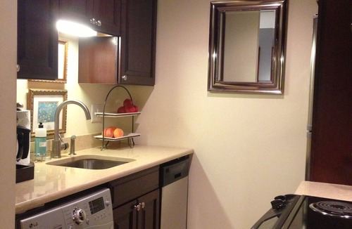 Center City Apartment | Cozy 1-bedroom apartment in charming Rittenhouse Sq Center City Philadelphia
