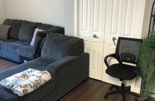 Colonial Homes Apartment | Cozy 1-bedroom apartment with AC in fabulous Atlanta-Long term,