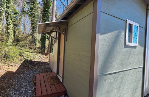 Morganton House | Cozy 1-bedroom bungalow close to town in Morganton, NC
