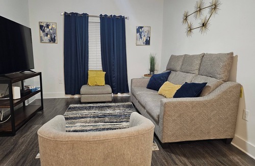 Cumberland Apartment | Cozy 1-bedroom, close to popular shops, restaurants, and Truist Park!