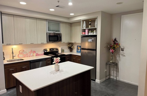 Home Park Condo | Cozy 1-bedroom condo in the heart of west midtown