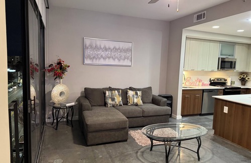 Home Park Condo | Cozy 1-bedroom condo in the heart of west midtown