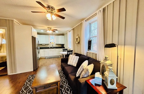 Estill Springs Cottage | Cozy 1-bedroom lake side cottage in beautiful Estill Springs