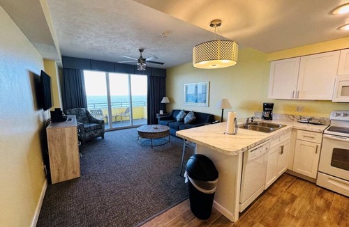Brush - Stewarts Resort | Cozy 1-bedroom resort in amazing Daytona Beach