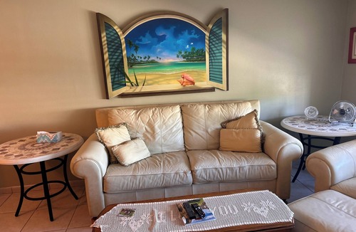 Hallandale Beach Condo | Cozy 1-bedroom condo across the street from Gulfstream Park Casino and Racing.
