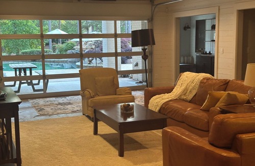 Flowery Branch House | Cozy 1-bedroom with bathroom, living room and kitchen in nice Flowery Branch
