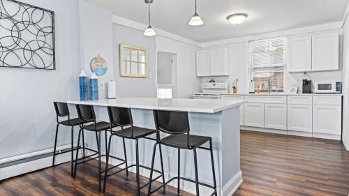 Ventnor City Apartment | Cozy 1 BR Apt - 3 Blocks to Beach - Sleeps 6