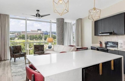 Peachtree Center Apartment | Cozy 1bd/1bth suite w/views of Atlanta; walk to 2026 FIFA World Cup matches.