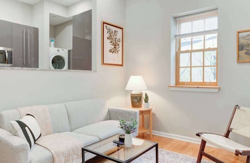 Rittenhouse Row Apartment | Cozy 1BD In The Heart Of Rittenhouse Square