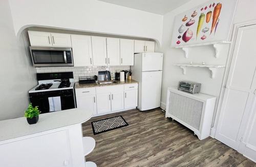 Elkins Park Apartment | Cozy 1BR/1BA Apartment — Melrose Park Monthly Discount