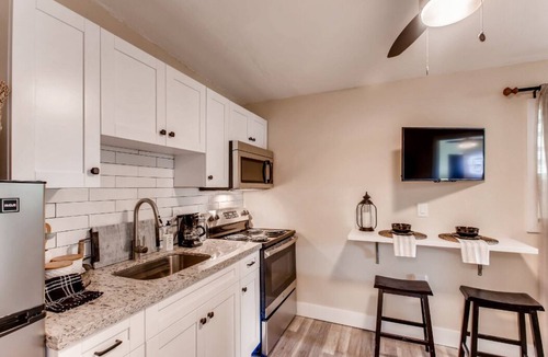 Coral Terrace Apartment | Cozy 1BR Apartment in Miami - WiFi, AC, Near Coconut Grove & Beaches
