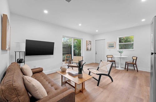 Victoria Park Apartment | Cozy 1BR Getaway-Victoria Park, Near Beach