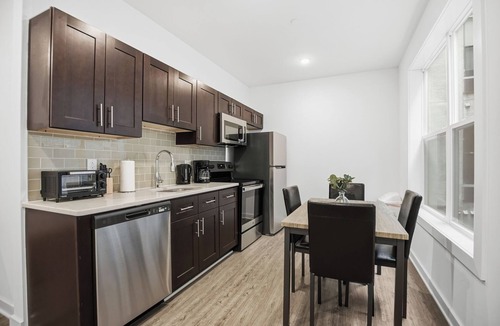 Fairmount Apartment | Cozy 1BR home inside the Fairmount Square building