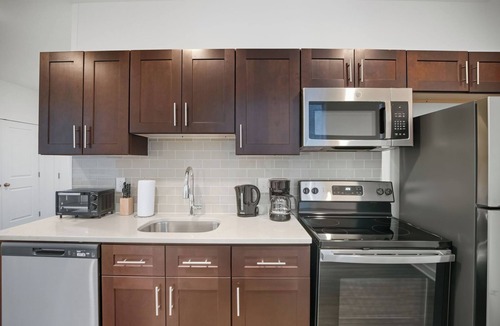 Fairmount Apartment | Cozy 1BR home inside the Fairmount Square building