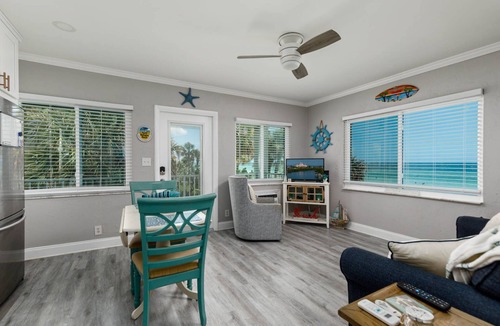 North Redington Beach Condo | Cozy 1BR Condo w/0 min walk to beach! Spectacular views! Nov/Dec still open!