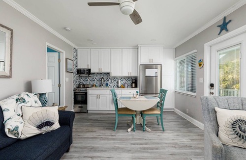 North Redington Beach Condo | Cozy 1BR Condo w/0 min walk to beach! Spectacular views! Nov/Dec still open!