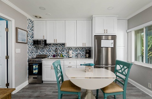 North Redington Beach Condo | Cozy 1BR Condo w/0 min walk to beach! Spectacular views! Nov/Dec still open!
