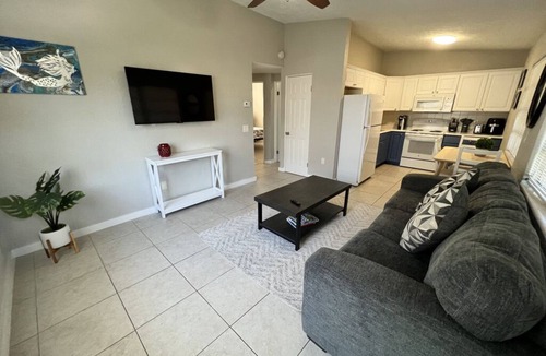 Bradenton Apartment | Cozy 2 bedroom/1 bath short drive to Anna Maria Island