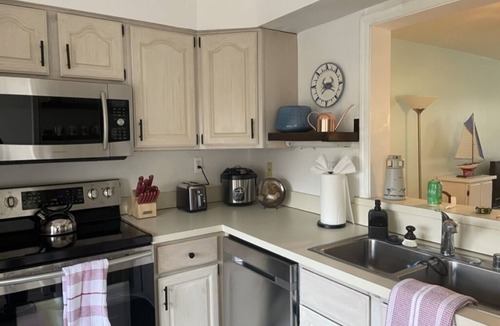 Downtown Cambridge House | Cozy 2 Bedroom, 2.5 Bath across from Cambridge City Marina