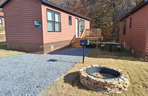Kings Mountain Cabin | Cozy 2-Bedroom Cabin Near Two Kings Casino & Local Attractions