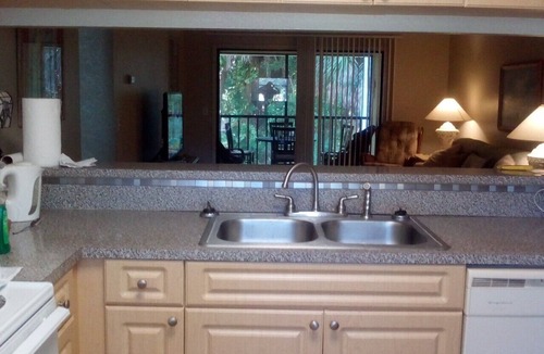 Pinellas Point Condo | Cozy 2-bedroom condo in enjoyable St. Petersburg with AC, fitness room