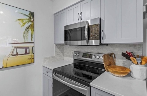 Southend Condo | Cozy 2 bedroom condo just steps to the beach!