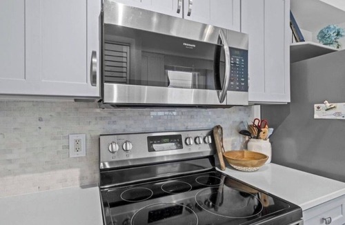 Southend Condo | Cozy 2 bedroom condo just steps to the beach!